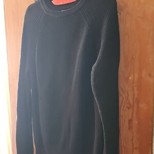 Old Navy Men's Classic Black Crewneck Sweater